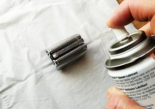 braun-shaver-cleaning